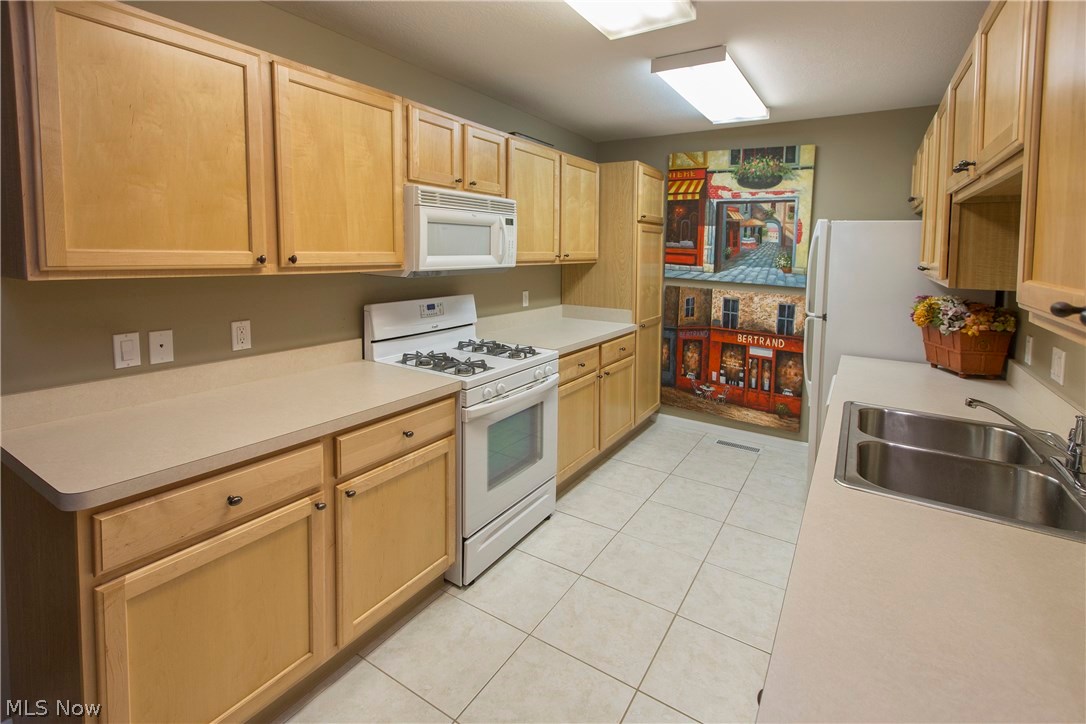 Cottages/Savannah Condos Ph 12 - Residential