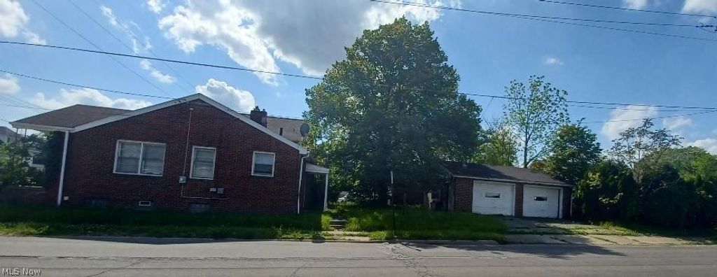 Photo of 902 Alameda Avenue, Youngstown, OH 44510 (MLS # 5211445)