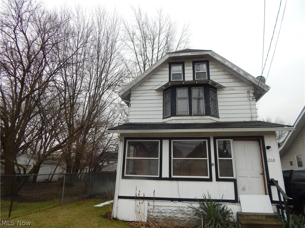 Endless possibilities! Creative buyer to update this 3 Bedroom home. Large living area, enclosed front porch. Garage,