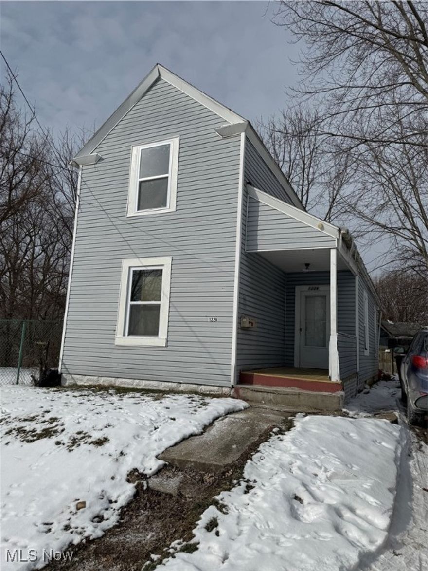 Make this your next investment! This single family rental is freshly updated and would be great for a first investment or add it to your existing portfolio. Updates include New energy efficient furnace, New water heater, and New windows. There is also a new drainage system. The patio has been updated to give tenants a clean outside space. The $1,000 lease in place expires September of 2025. There has been no record of late rents for this tenant for the duration of occupancy. Please send offers contingent on walk through to show.
