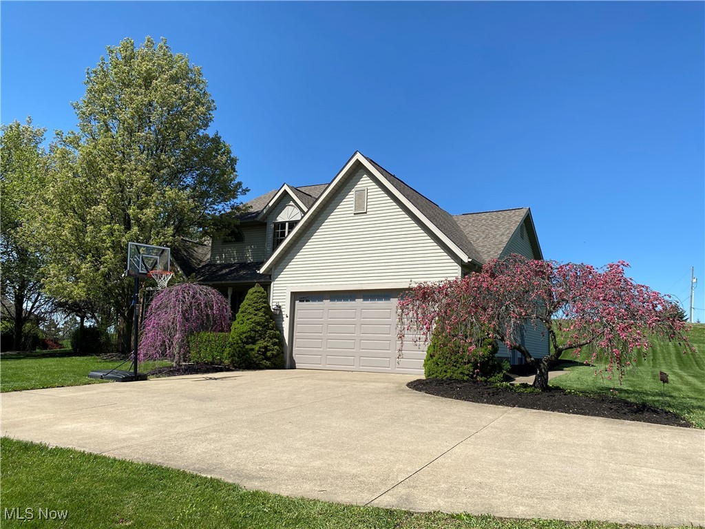 5592 Rhine Road Rd, Berlin, Ohio image 2