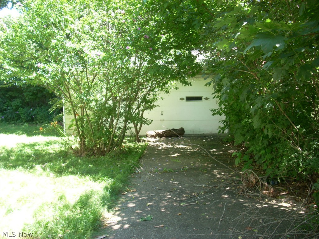 Willobee-On-The-Lake 01 - Residential