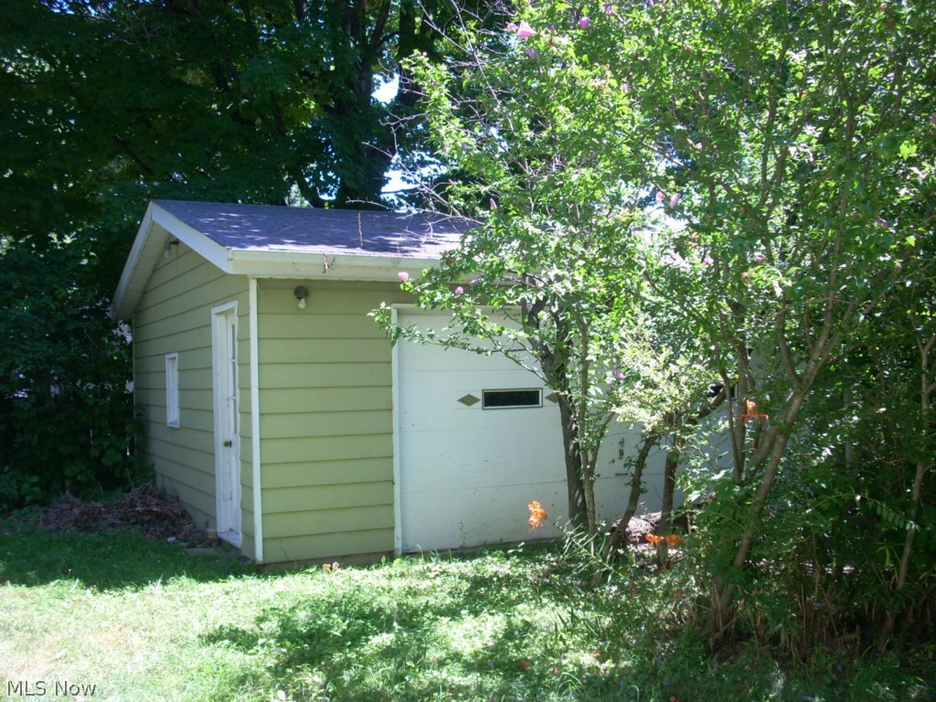 Willobee-On-The-Lake 01 - Residential