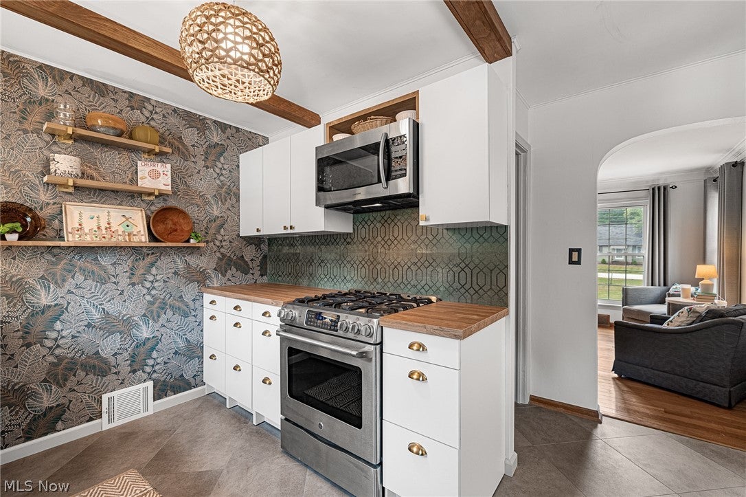 2253 Canterbury Road