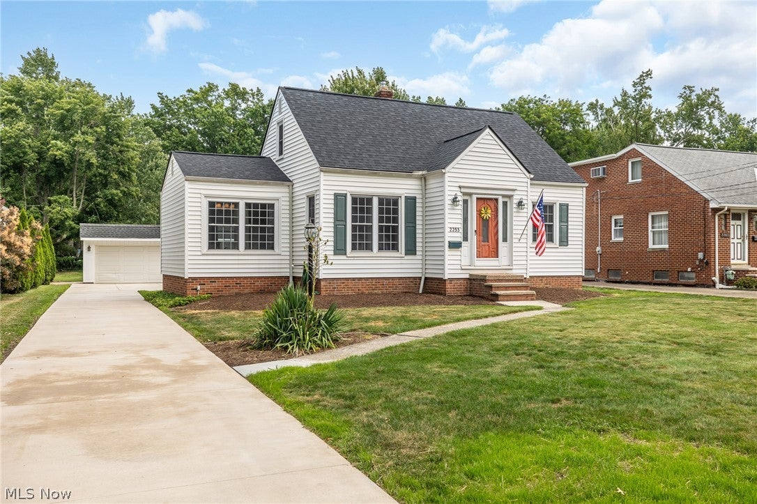 2253 Canterbury Road