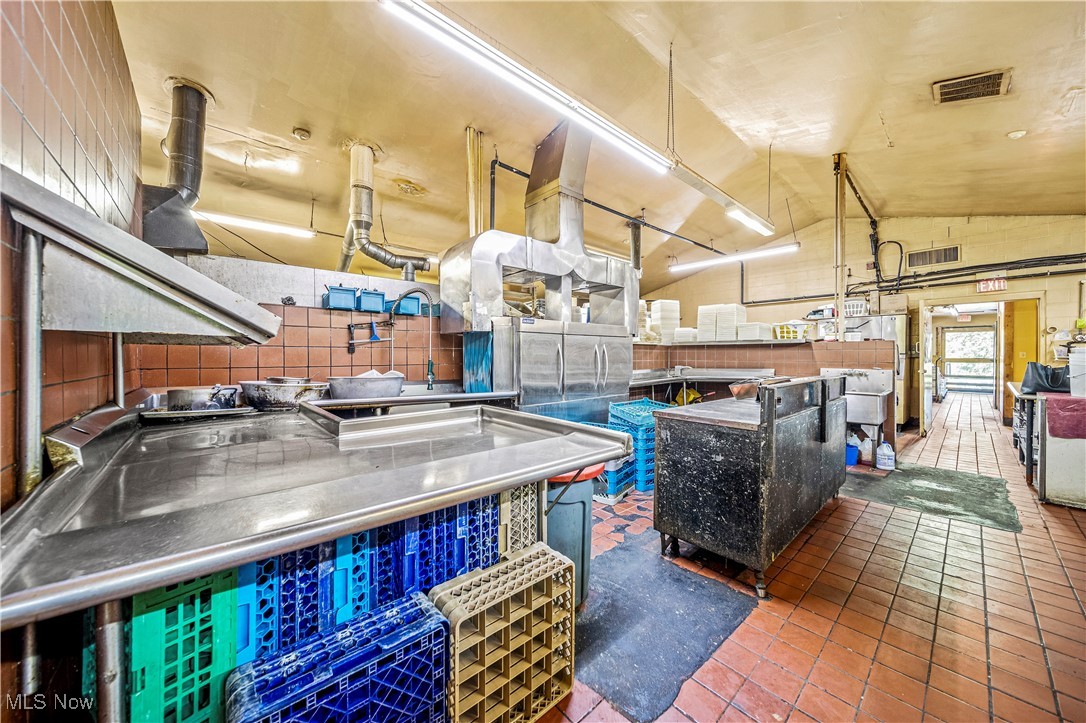 Euclid Ave Sub - Commercial Sale