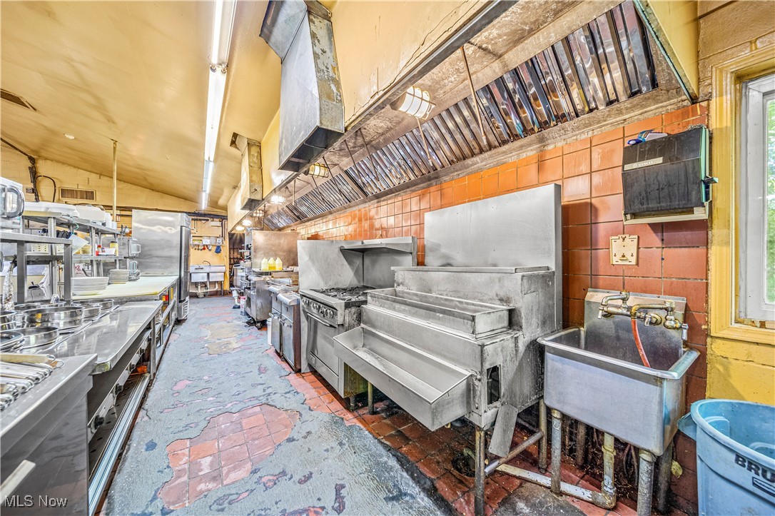 Euclid Ave Sub - Commercial Sale