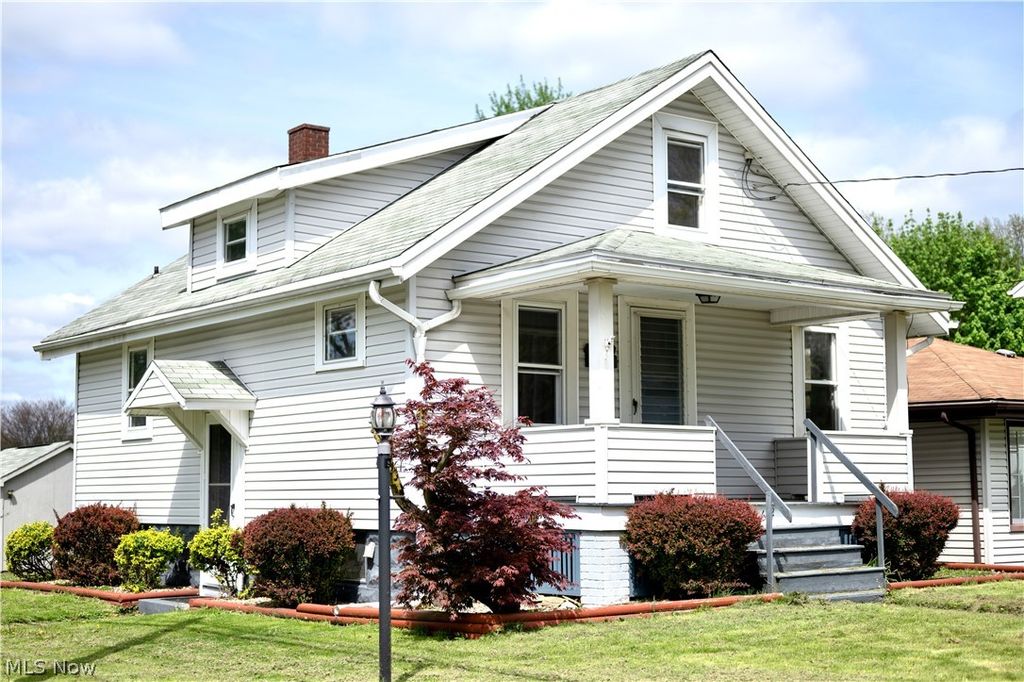 Photo of 664 Tenney Avenue, Campbell, OH 44405 (MLS # 5206983)