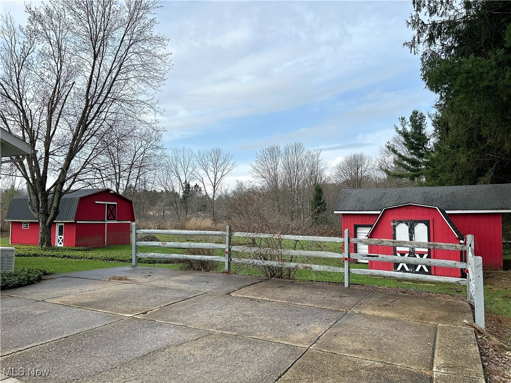 12706 Rockhaven Road, Chesterland, Ohio image 4