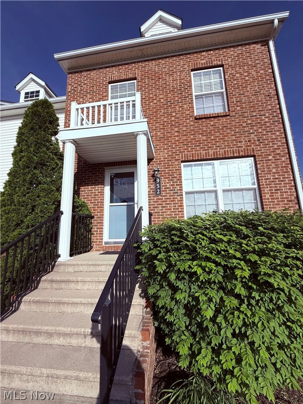 Photo of 952 Hartford Village Boulevard, Columbus, OH 43228 (MLS # 5210984)