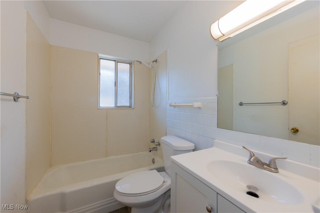 Tallmadge, Ohio 44278, United States, 2 Bedrooms Bedrooms, ,1 BathroomBathrooms,Residential,Pending,89554