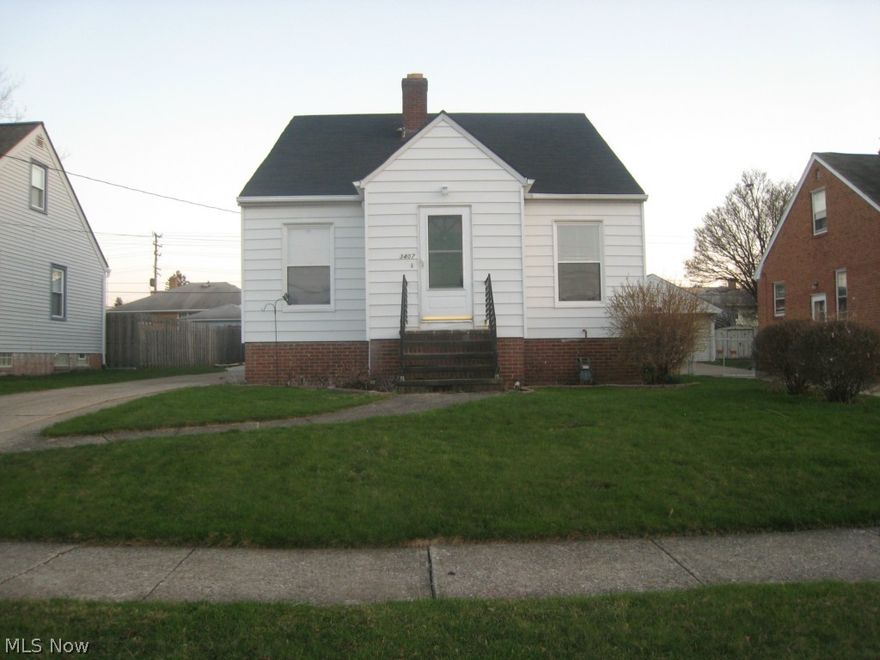 This home is move in ready. New roof 2014, fence 2014, furnace and central air 2010, Hot water tank 2010. Newly remodeled kitchen with appliances. New 2 car garage 2012. Formal dining room. So much storage. Freshly painted. Don't miss this home.