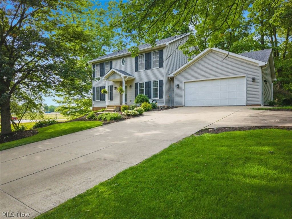 Photo of 5265 Eastlake Street NW, North Canton, OH 44720 (MLS # 5214791)