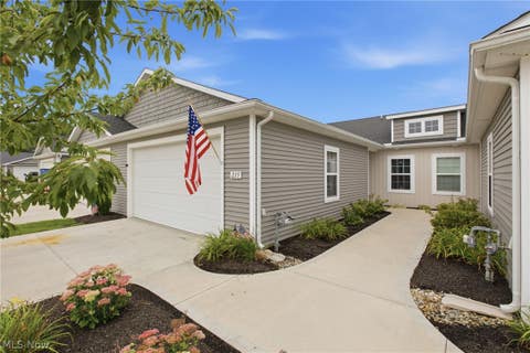 Condo For Sale - 235 Silver Spring Circle<br/> Elyria, OH 44035