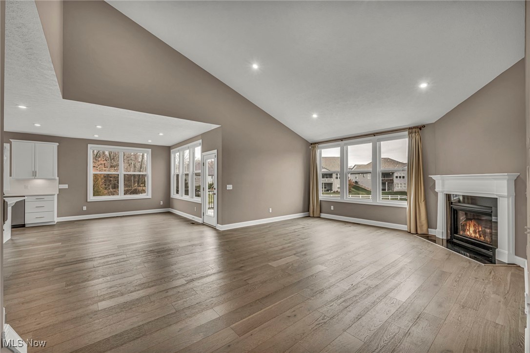 Lakes/Orange #4 - Residential