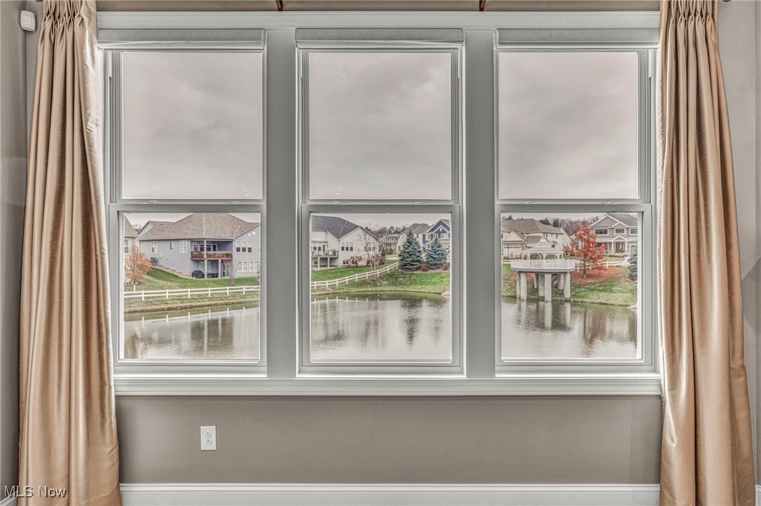 Lakes/Orange #4 - Residential