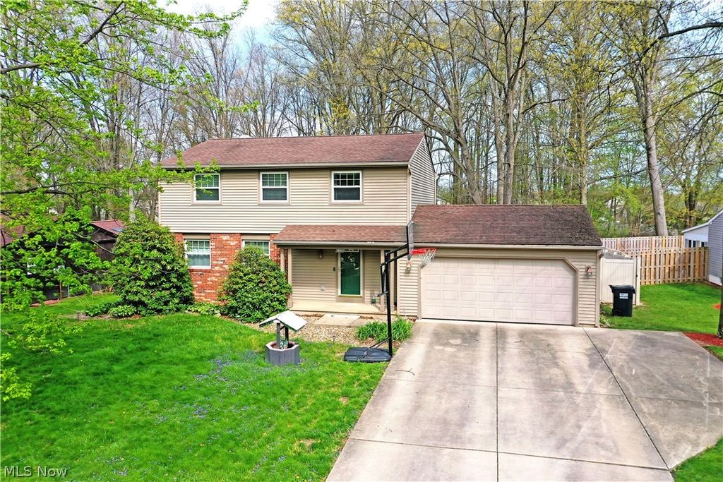 Photo of 1323 Cedarwood Drive, Mineral Ridge, OH 44440 (MLS # 5204466)