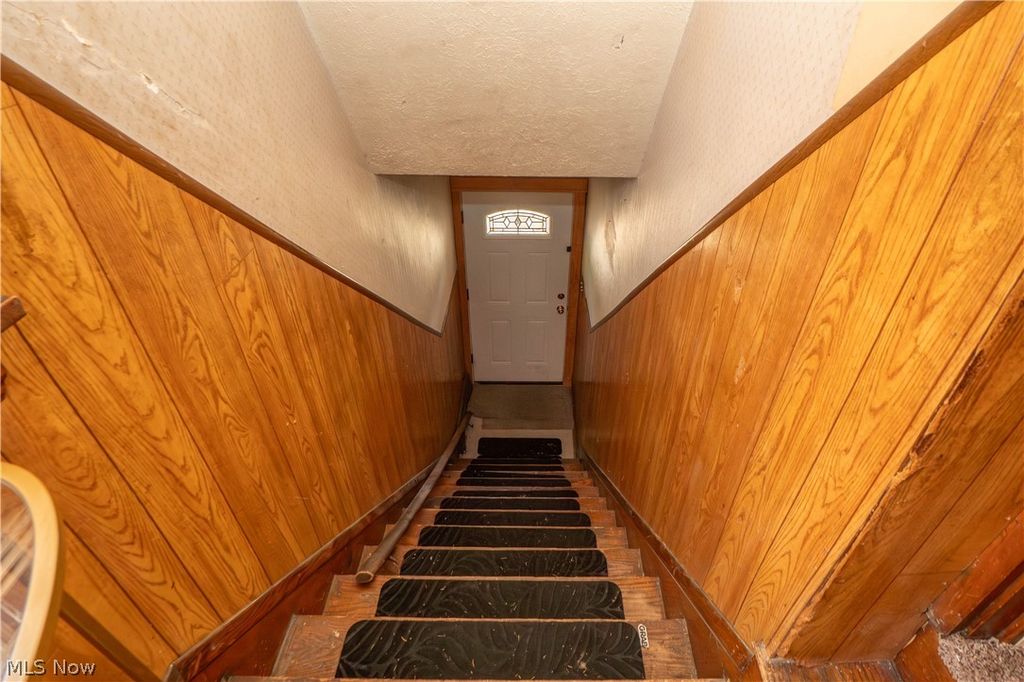 Photo of 370 Wildwood Avenue, Akron, OH 44320 (MLS # 5189203)