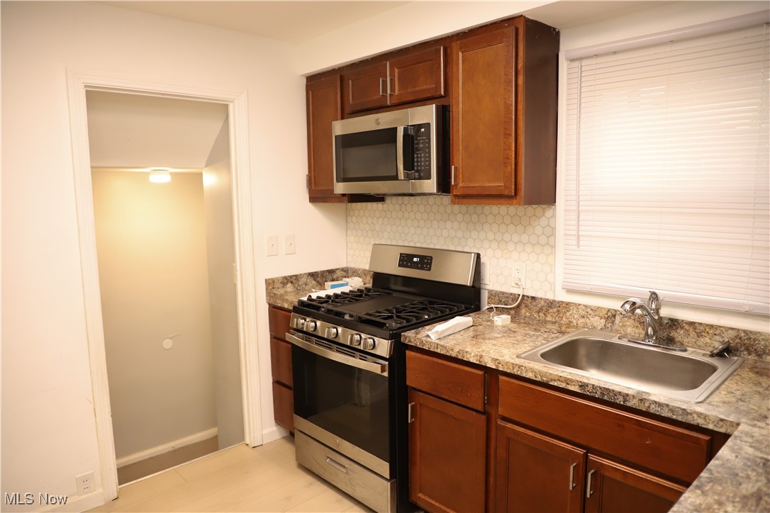 Laura M Stewarts - Residential