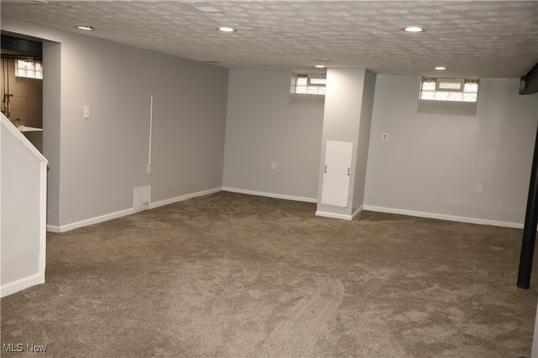 Laura M Stewarts - Residential