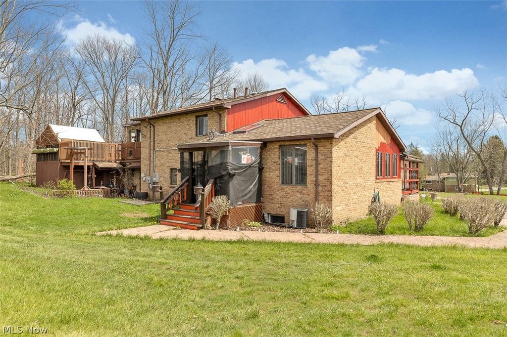 Photo of 6012 S Perkins Road, Bedford Heights, OH 44146 (MLS # 5205362)
