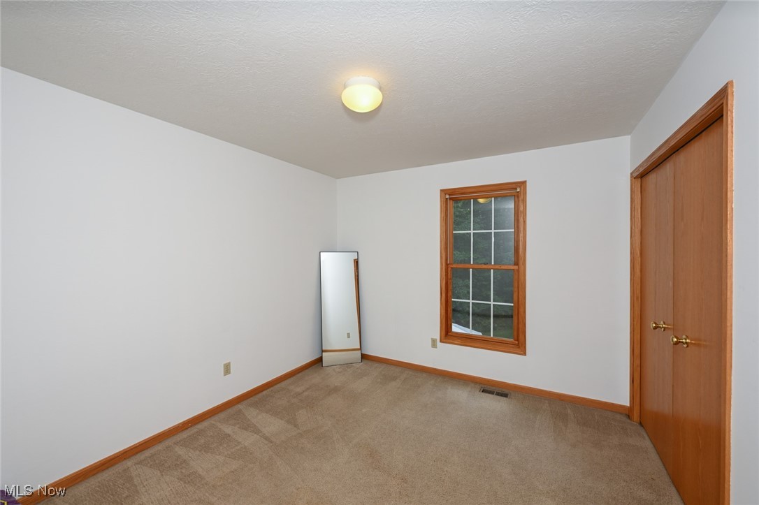 Middlefield, Ohio 44062, United States, 4 Bedrooms Bedrooms, ,3 BathroomsBathrooms,Residential,Active,191914