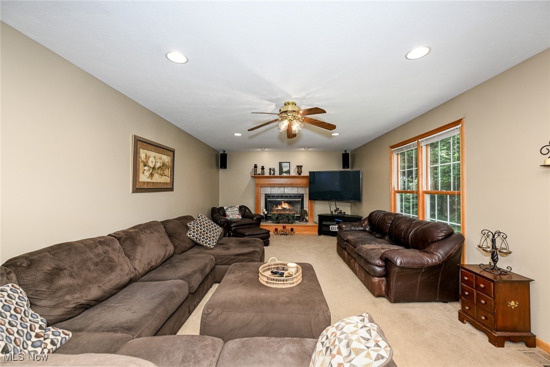 Middlefield, Ohio 44062, United States, 4 Bedrooms Bedrooms, ,3 BathroomsBathrooms,Residential,Active,191914