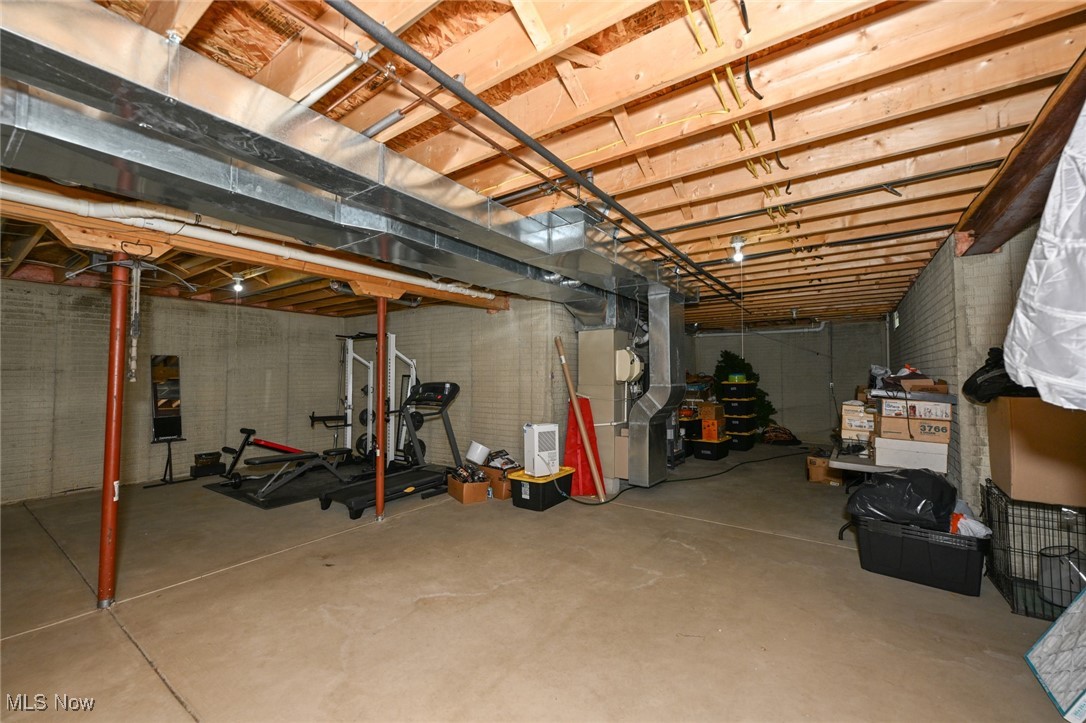 Middlefield, Ohio 44062, United States, 4 Bedrooms Bedrooms, ,3 BathroomsBathrooms,Residential,Active,191914