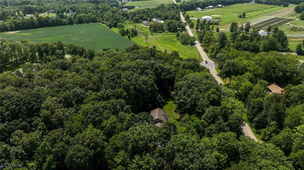 Middlefield, Ohio 44062, United States, 4 Bedrooms Bedrooms, ,3 BathroomsBathrooms,Residential,Active,191914