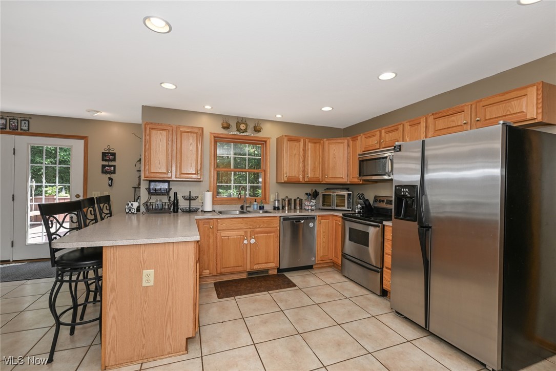 Middlefield, Ohio 44062, United States, 4 Bedrooms Bedrooms, ,3 BathroomsBathrooms,Residential,Active,191914