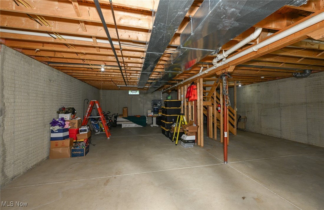 Middlefield, Ohio 44062, United States, 4 Bedrooms Bedrooms, ,3 BathroomsBathrooms,Residential,Active,191914