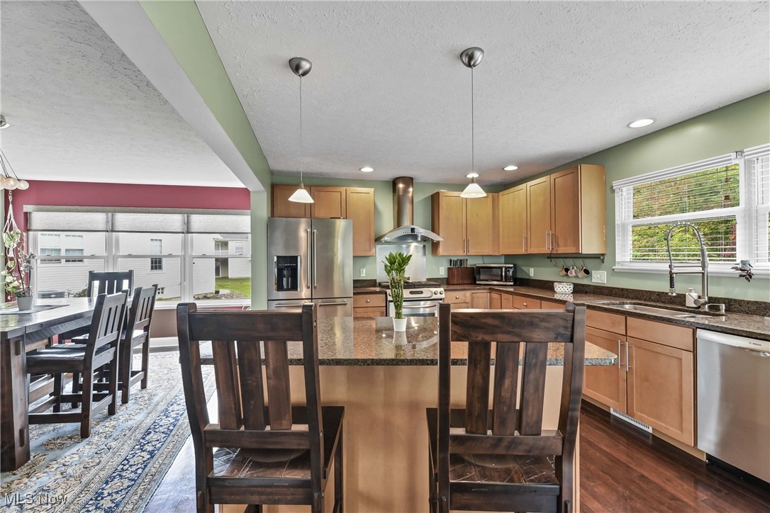 Mcintosh Farms / Barnsley Way - Residential