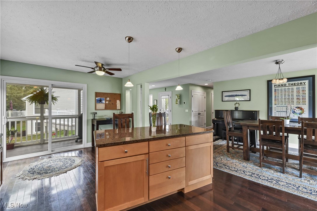 Mcintosh Farms / Barnsley Way - Residential