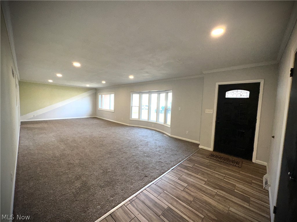 Colonial Manor - Residential