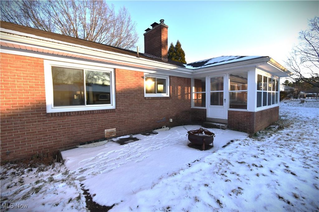Photo of 2930 Biscayne Avenue, Youngstown, OH 44505 (MLS # 5177199)