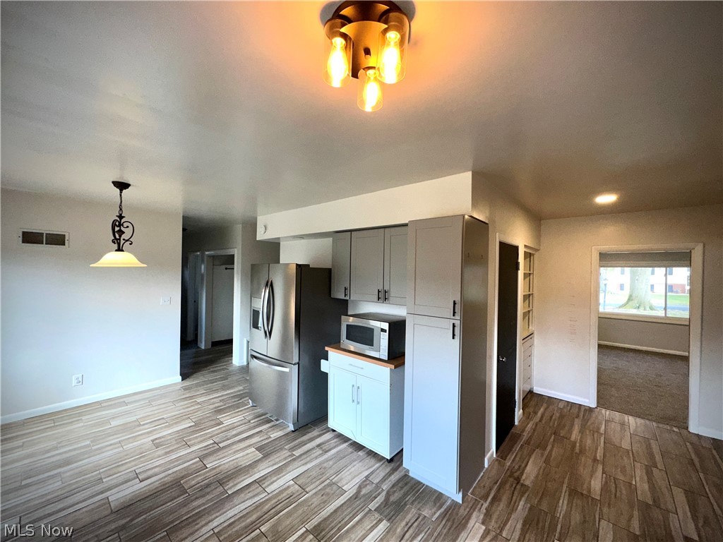 Colonial Manor - Residential