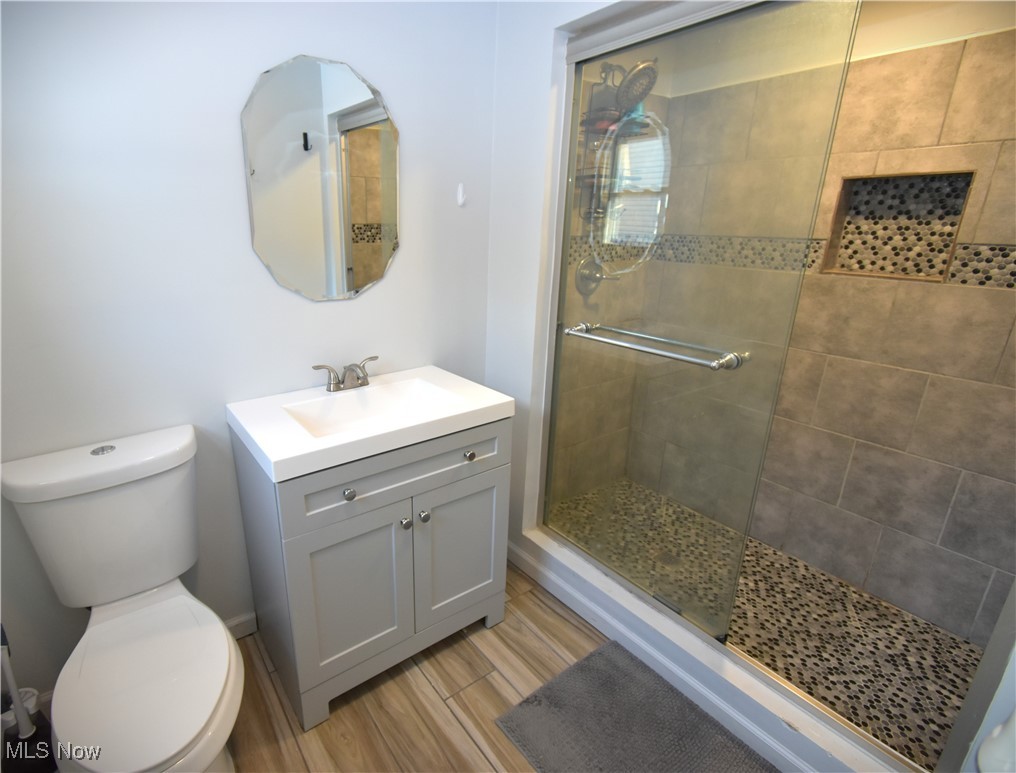 Colonial Manor - Residential