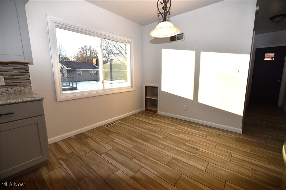 Colonial Manor - Residential