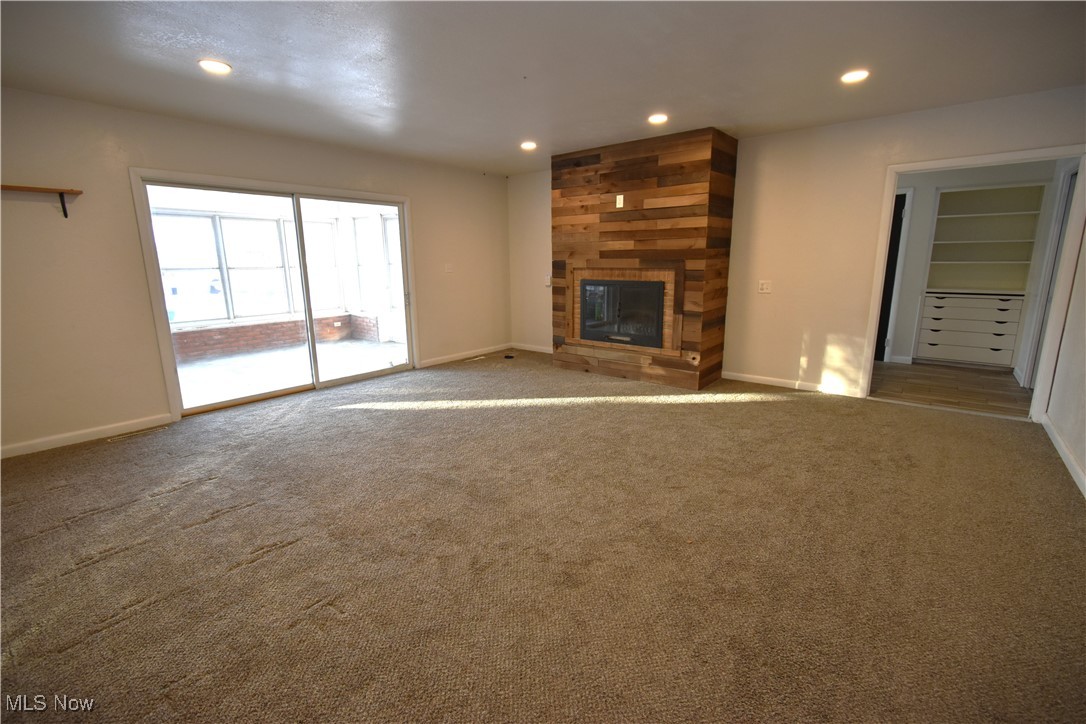 Colonial Manor - Residential