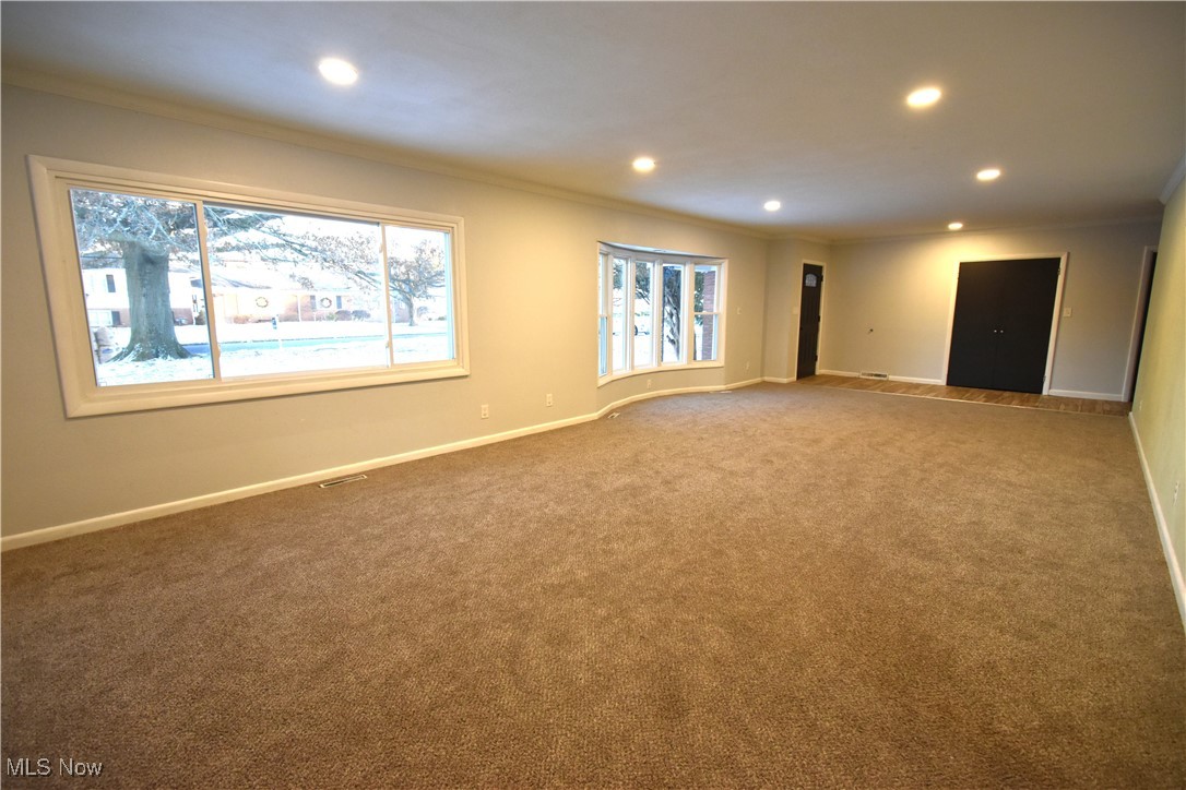 Colonial Manor - Residential