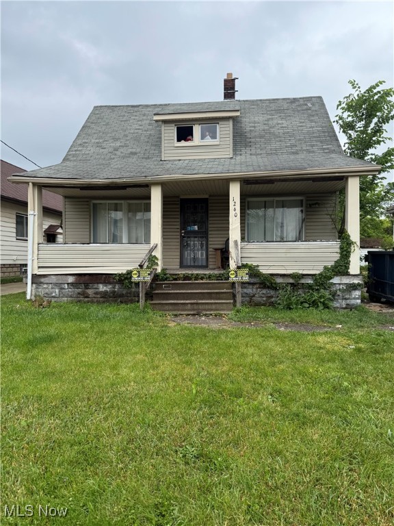 Investor Special! This 4-bedroom, 1-bath Cape Cod in Cleveland’s North Corlett neighborhood offers strong value at just $38,000. Featuring a full basement, one-car garage, and 0.12-acre lot, this property has solid bones and tons of potential for rehab or rental income. Built in 1923 with vinyl siding and slate roof, it's primed for value-add improvements. Located near public transportation and major roadways, it's ideal for attracting long-term tenants or resale after renovation. Don’t miss this affordable opportunity to grow your portfolio in an up-and-coming area of Cleveland. Property is being sold as-is.