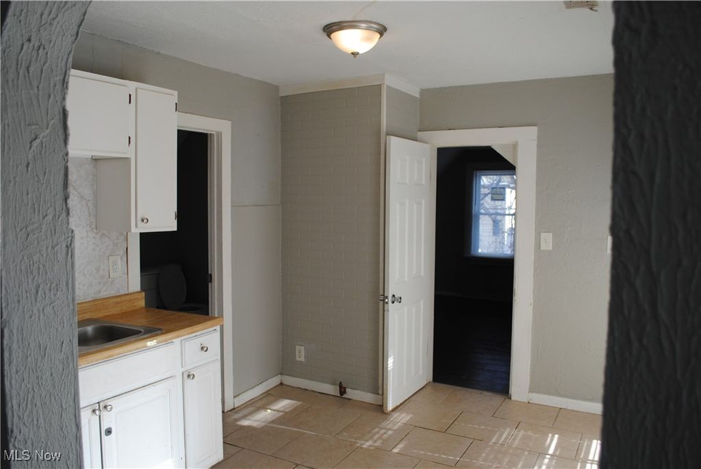 Photo of 3791 W 38th Street, Cleveland, OH 44109 (MLS # 5183250)