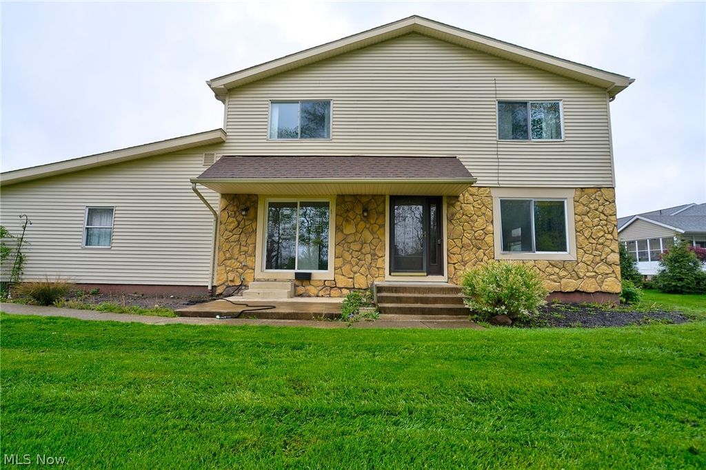 Photo of 378 Deepwood Drive, Wadsworth, OH 44281 (MLS # 5186171)