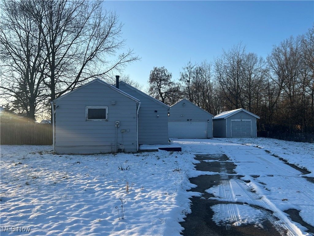 Photo of 2025 Scott Court, Lorain, OH 44035 (MLS # 5175941)