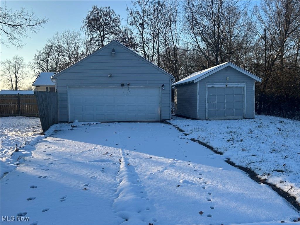 Photo of 2025 Scott Court, Lorain, OH 44035 (MLS # 5175941)
