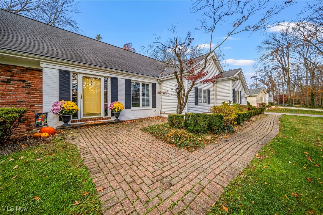 Kenwood Gardens 02-B - Residential