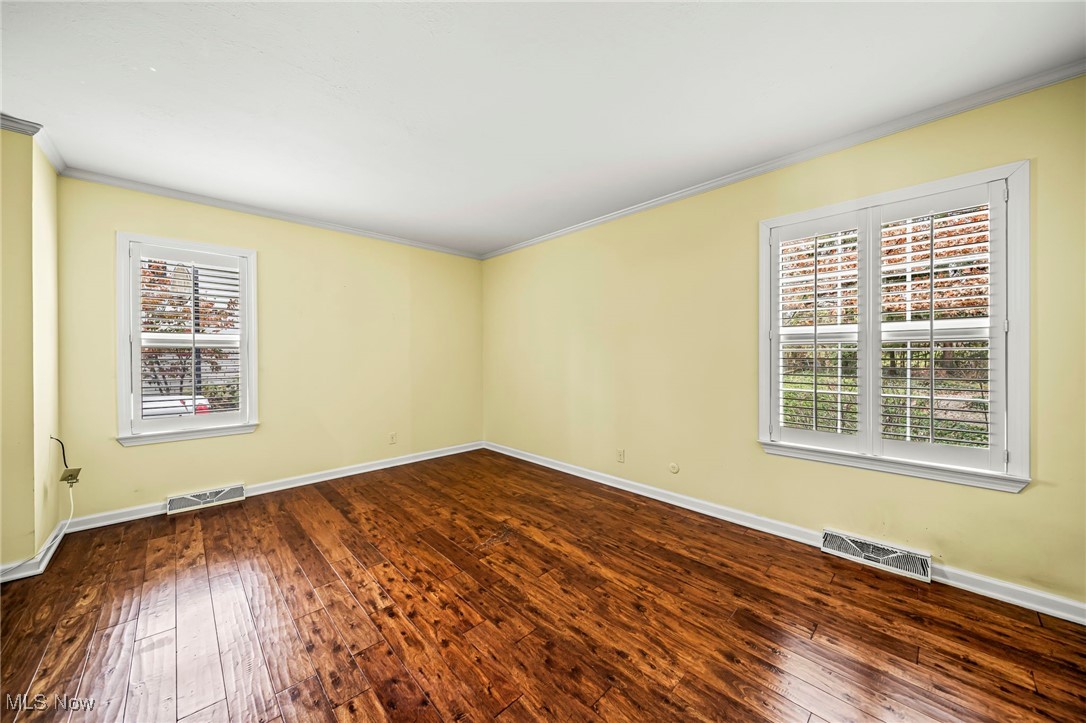 Kenwood Gardens 02-B - Residential