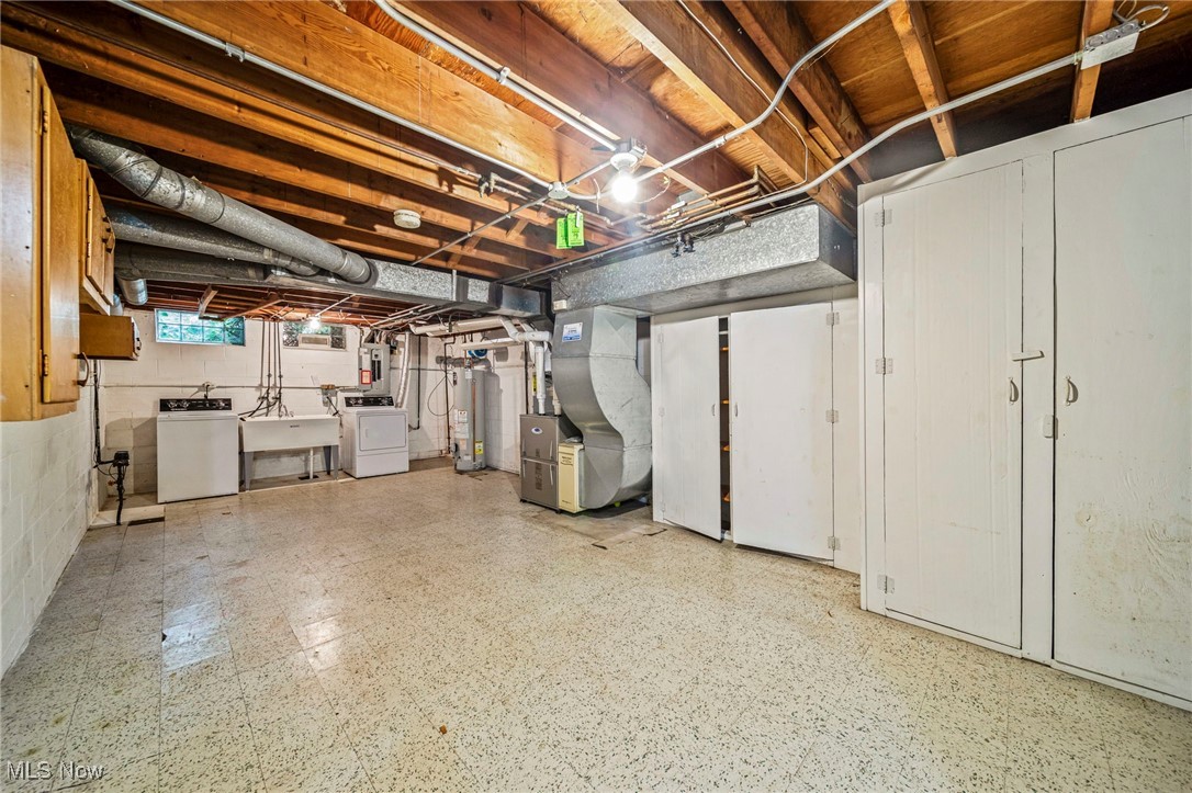 Kenwood Gardens 02-B - Residential