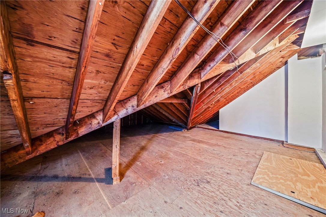 Kenwood Gardens 02-B - Residential