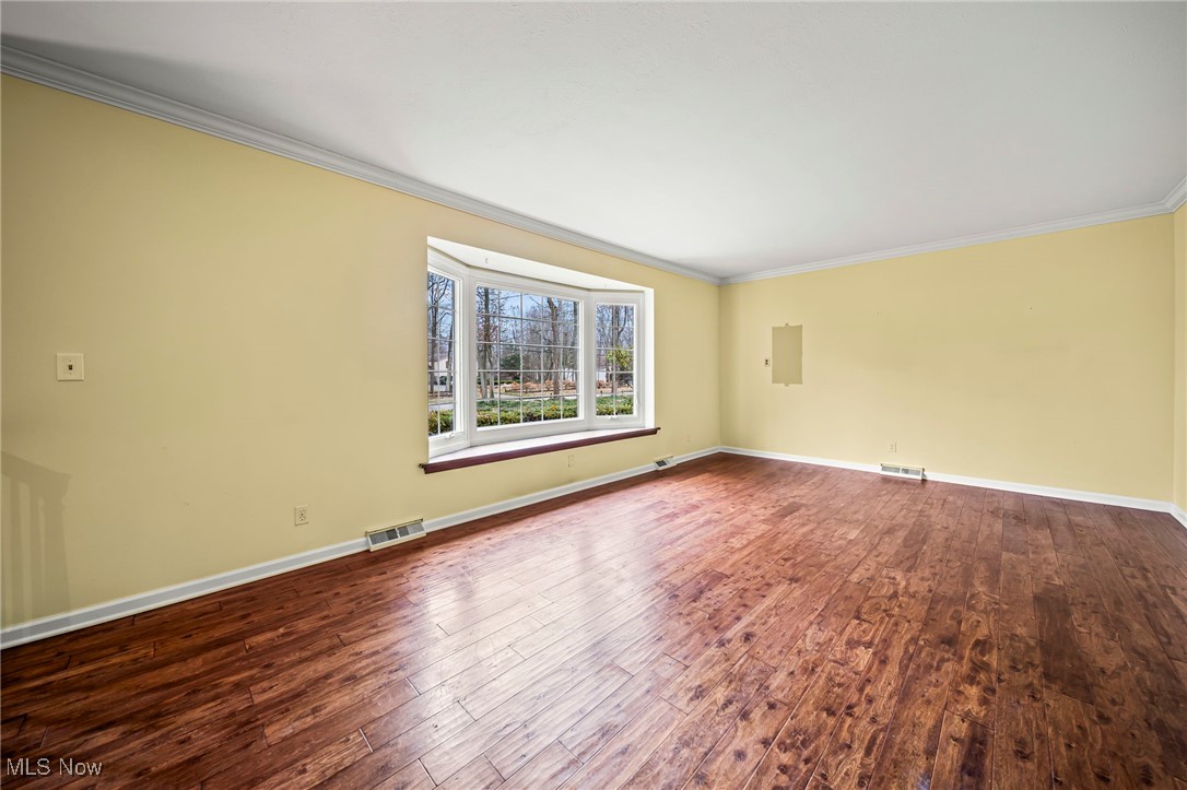 Kenwood Gardens 02-B - Residential